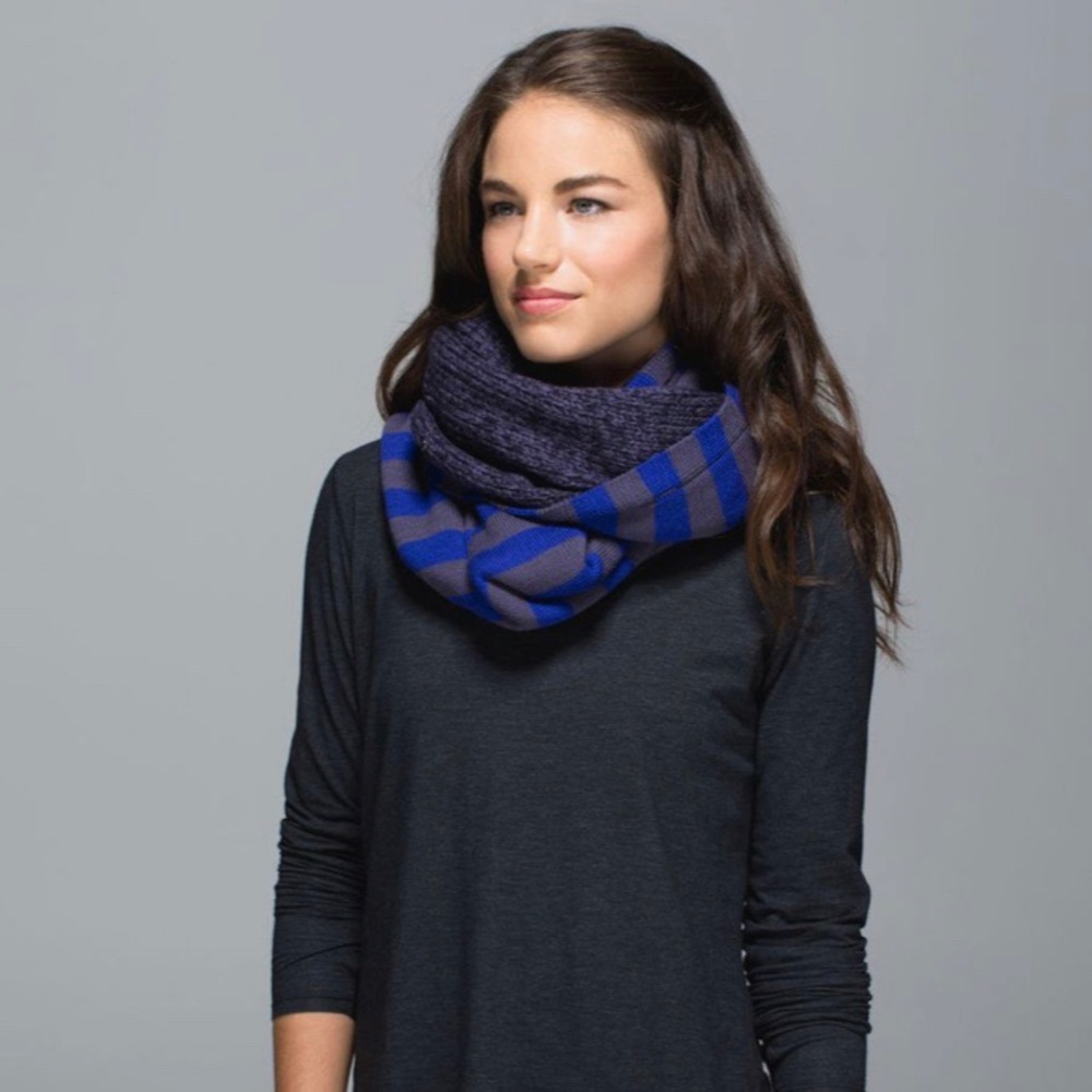 Lululemon Bliss Out purple and grey striped scarf